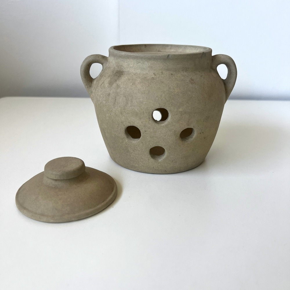 Vintage Studio Pottery Stoneware Garlic Keeper Leaf Mark USA Lid Kitchen Crock - Picture 5 of 14